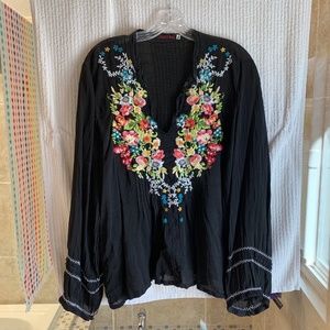 Black Johnny Was size XL Blouse